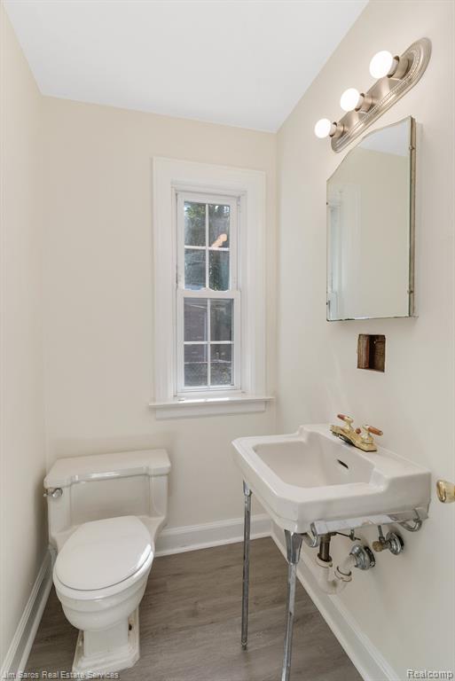1689 Broadstone Road Grosse Pointe Woods, MI 48236 - Photo 13 of 35