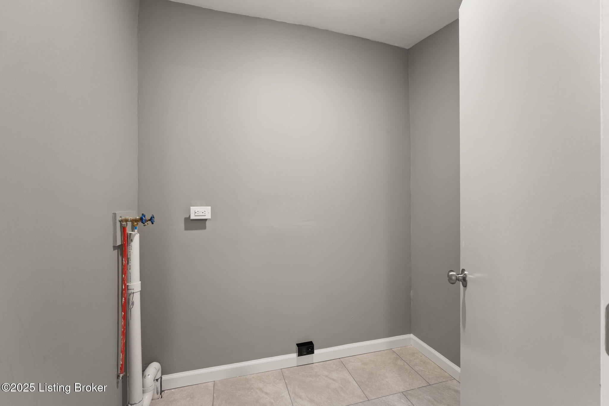 3703 Ralph Avenue Louisville, KY 40211 - Photo 21 of 34 27-Ralph-20