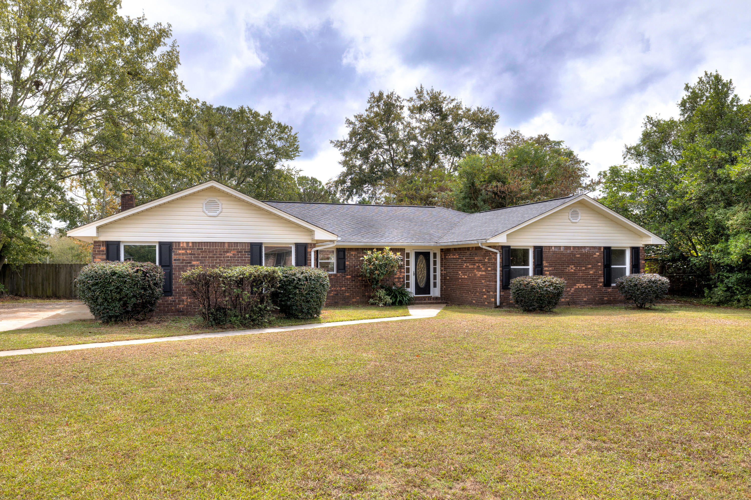 2202 Gingko Drive Sumter, SC 29150 - Photo 2 of 43