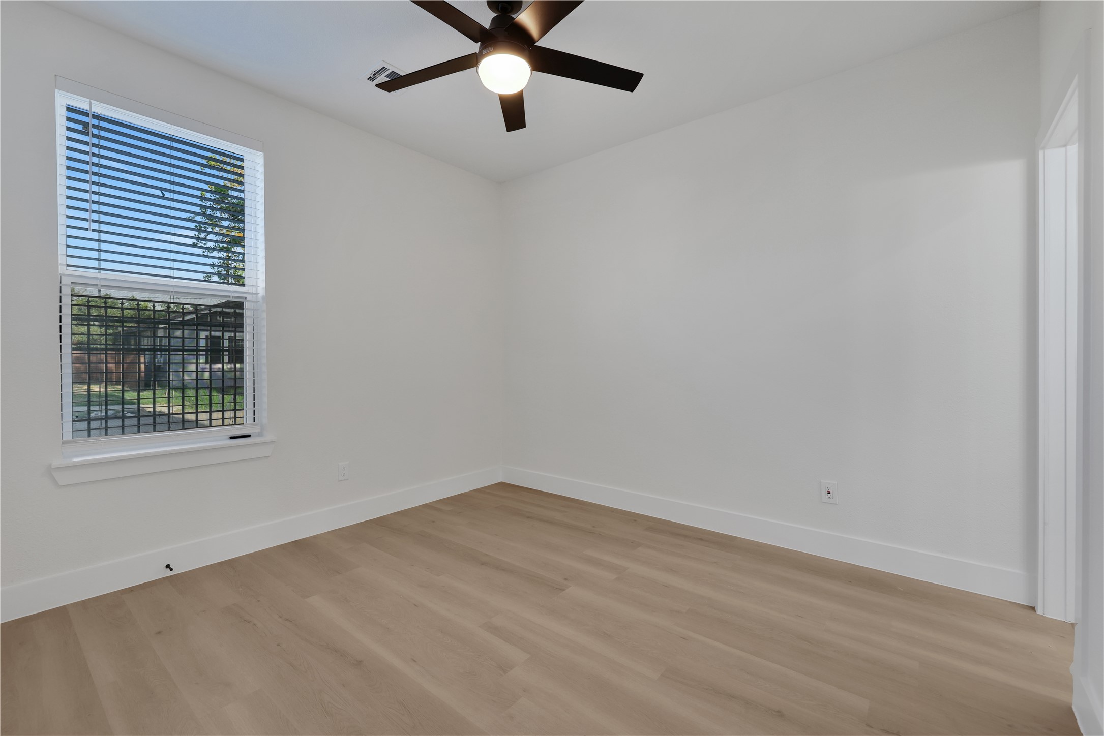 2613 Delafield Street, Unit 2 Houston, TX 77023 - Photo 20 of 27
