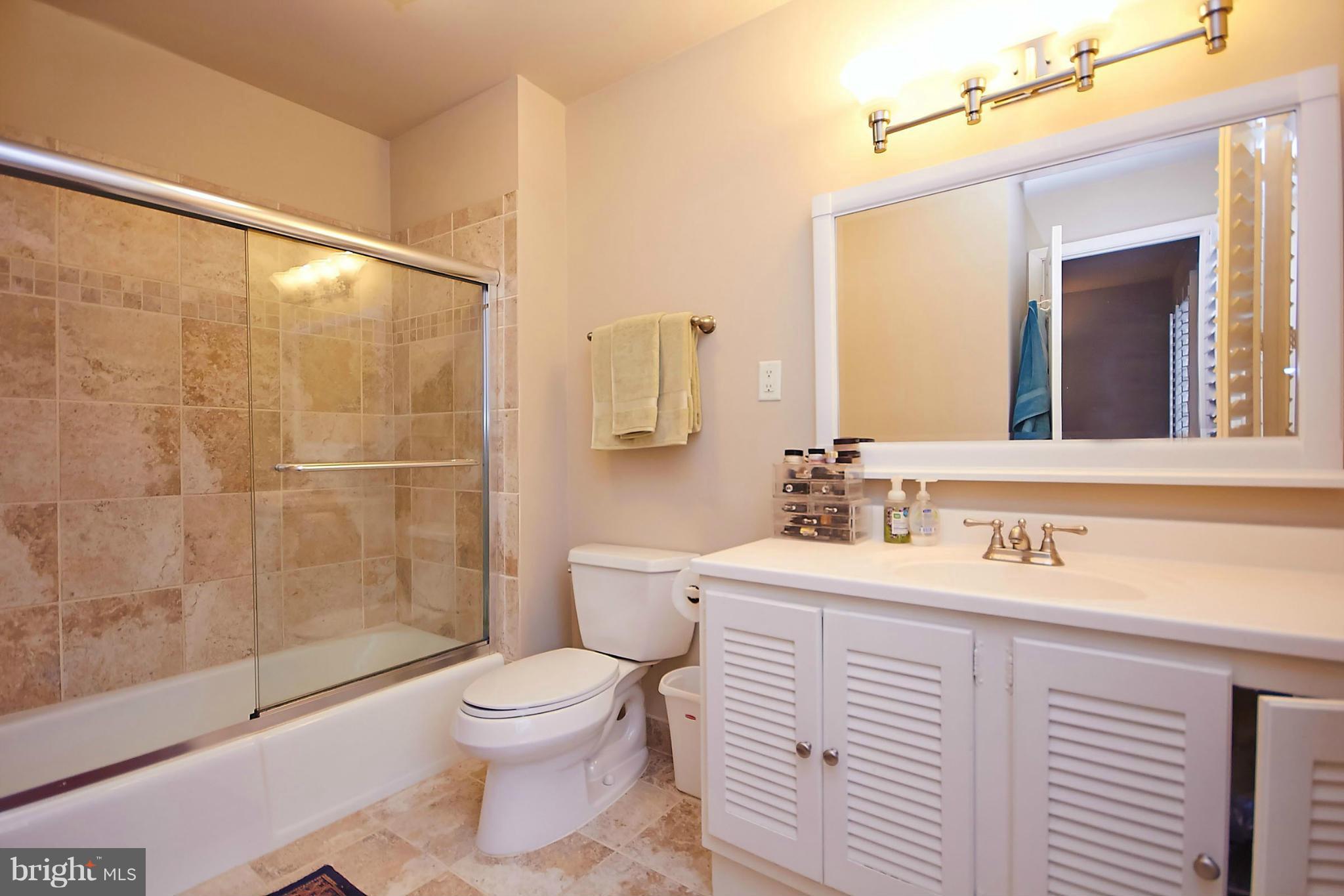 1124 Kensington Road McLean, VA 22101 - Photo 15 of 29 Bath (Master)