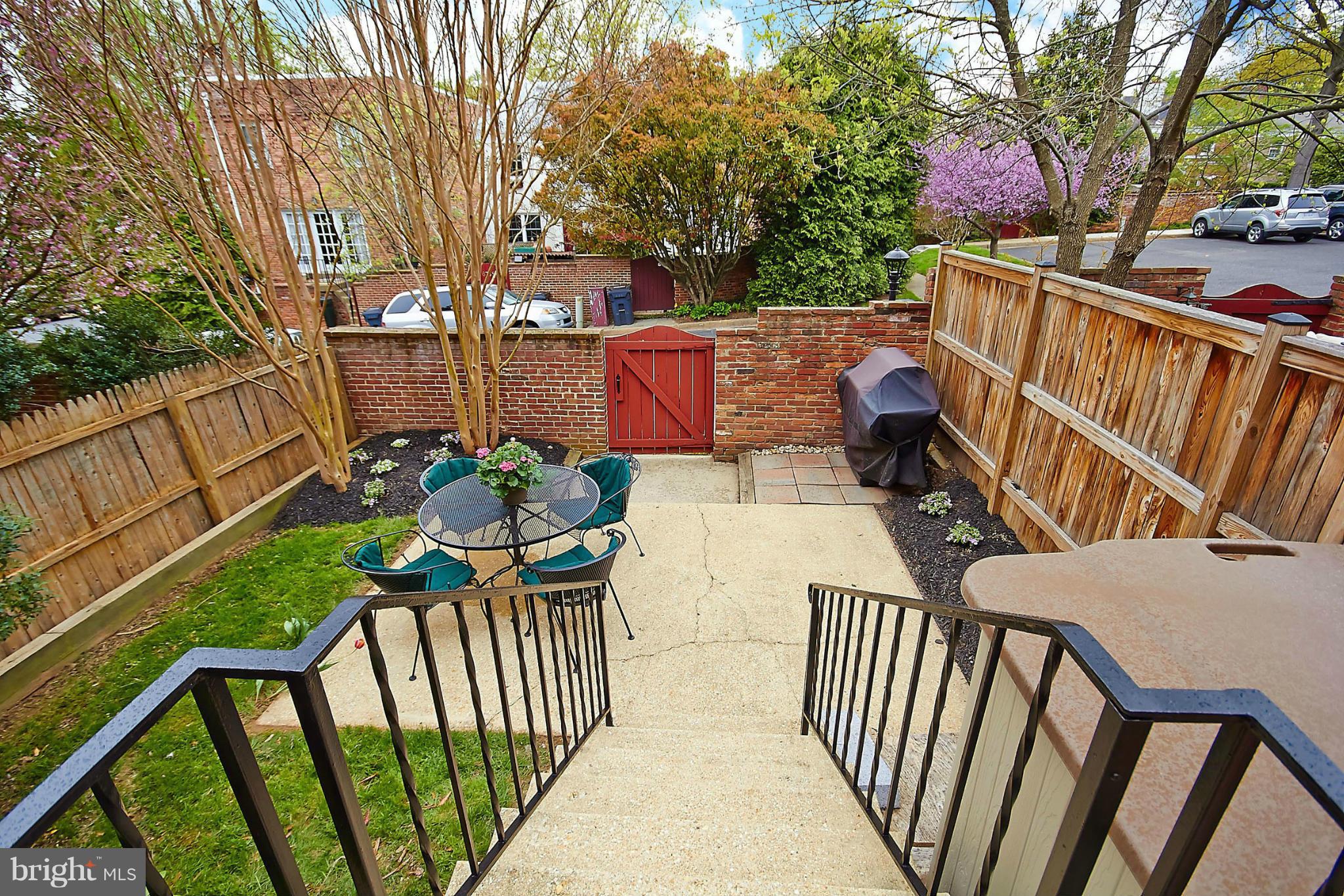 1124 Kensington Road McLean, VA 22101 - Photo 26 of 29 Exterior (Rear)