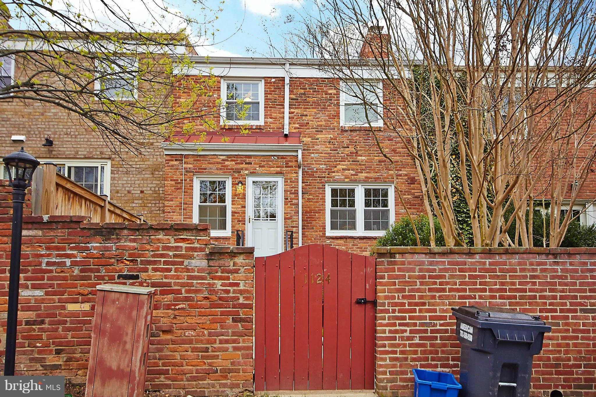 1124 Kensington Road McLean, VA 22101 - Photo 29 of 29 Exterior (Rear)