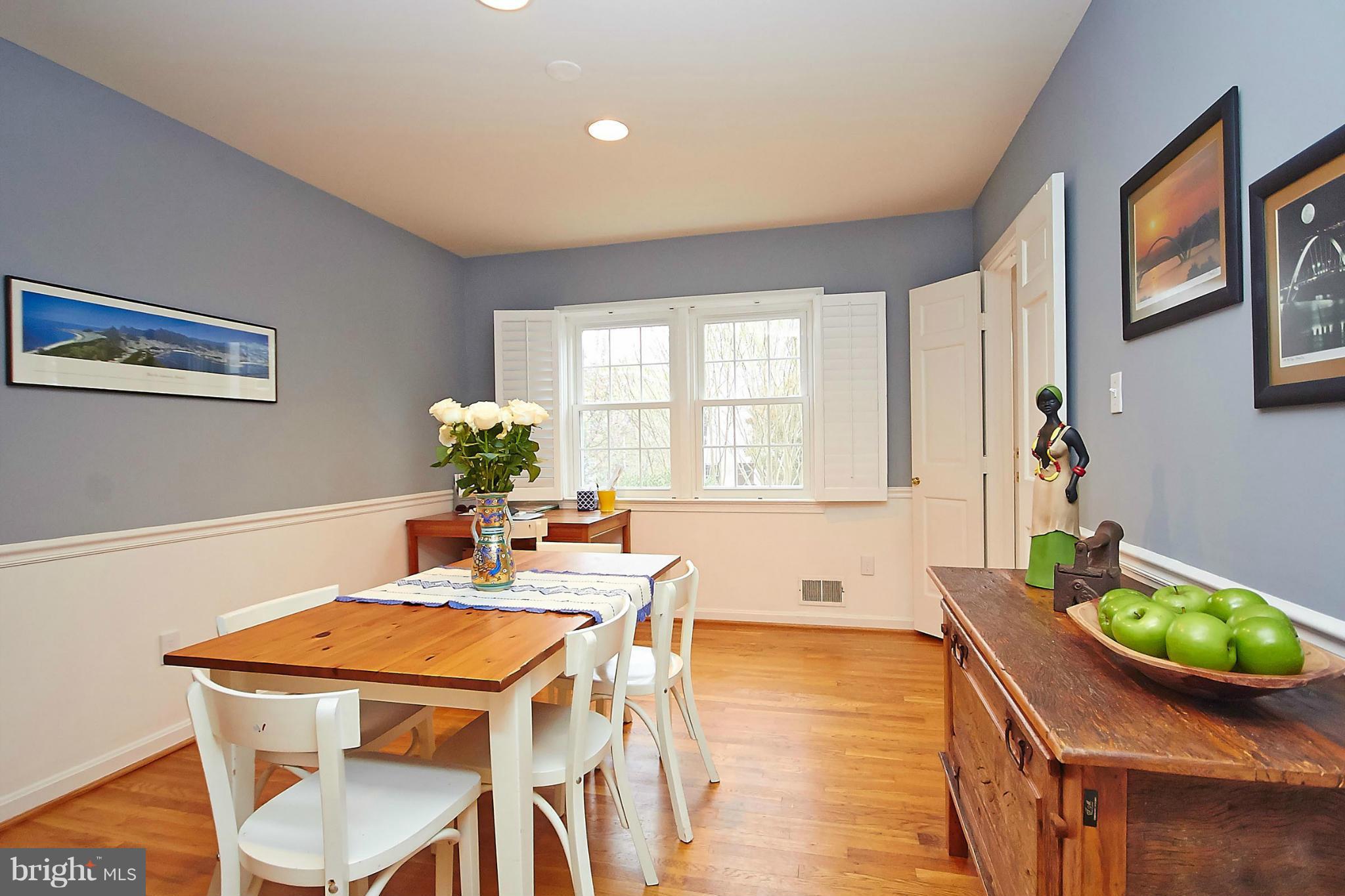 1124 Kensington Road McLean, VA 22101 - Photo 7 of 29 Dining Room