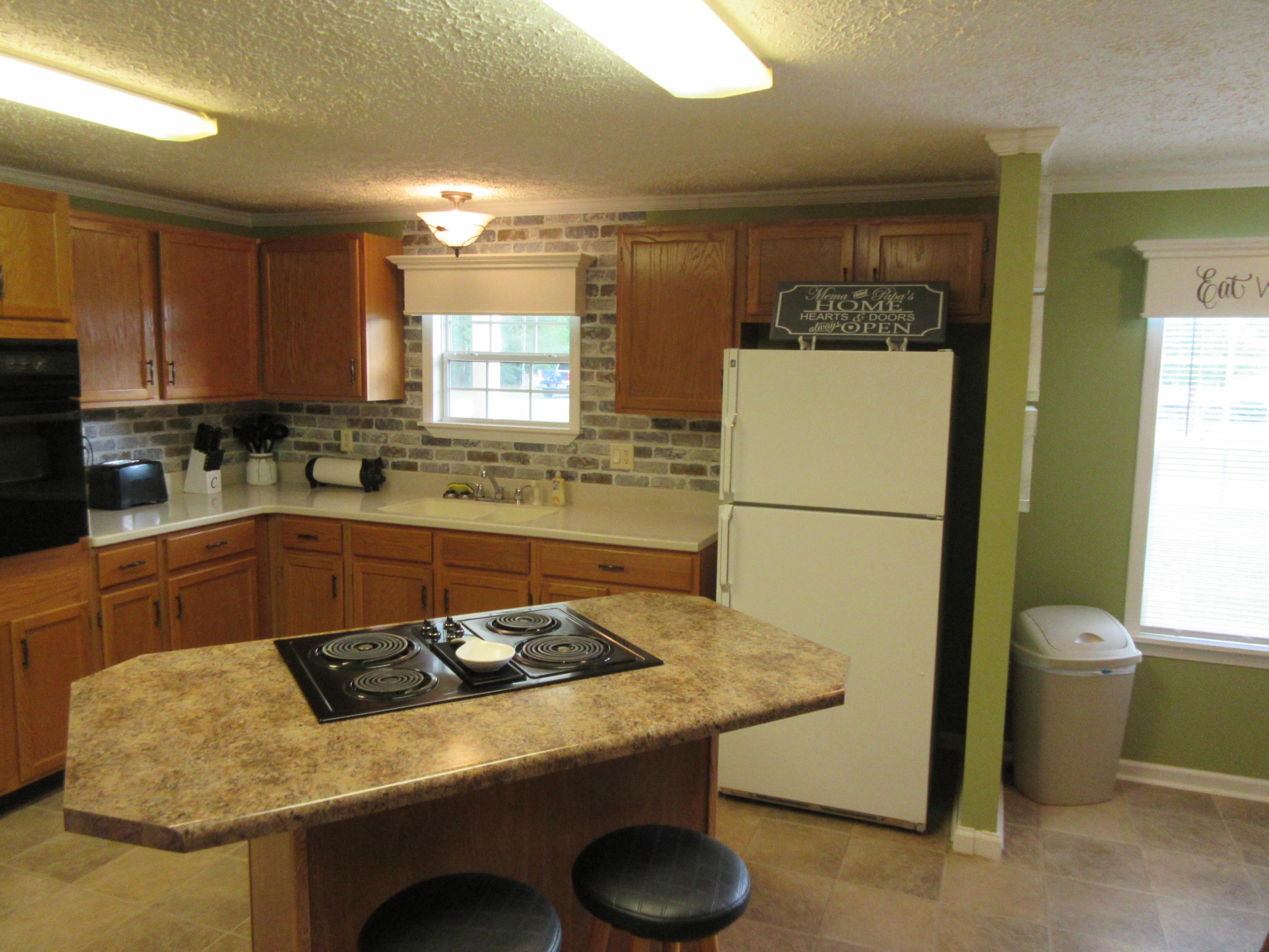 136 Waller Farm Road Kinston, NC 28504 - Photo 4 of 27 IMG_1923