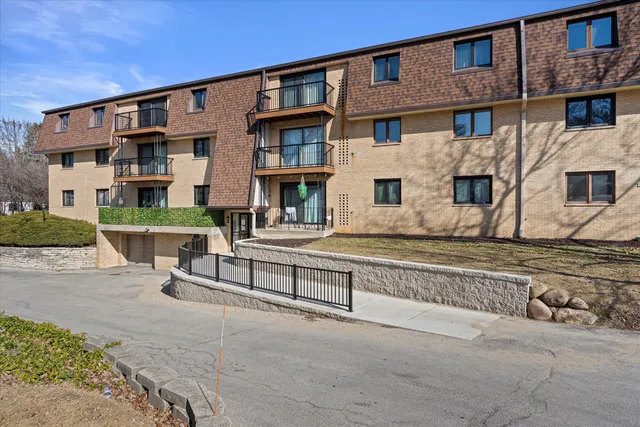 $122,900 | 3239 South 58th Street, Unit 310, Milwaukee, WI 53219