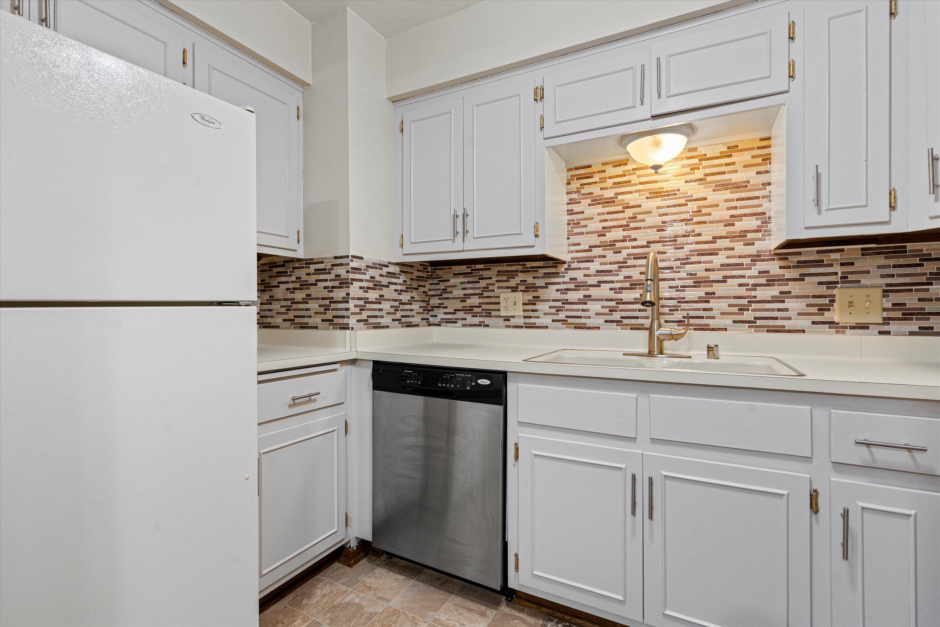 3239 South 58th Street, Unit 310 Milwaukee, WI 53219 - Photo 5 of 24 Kitchen
