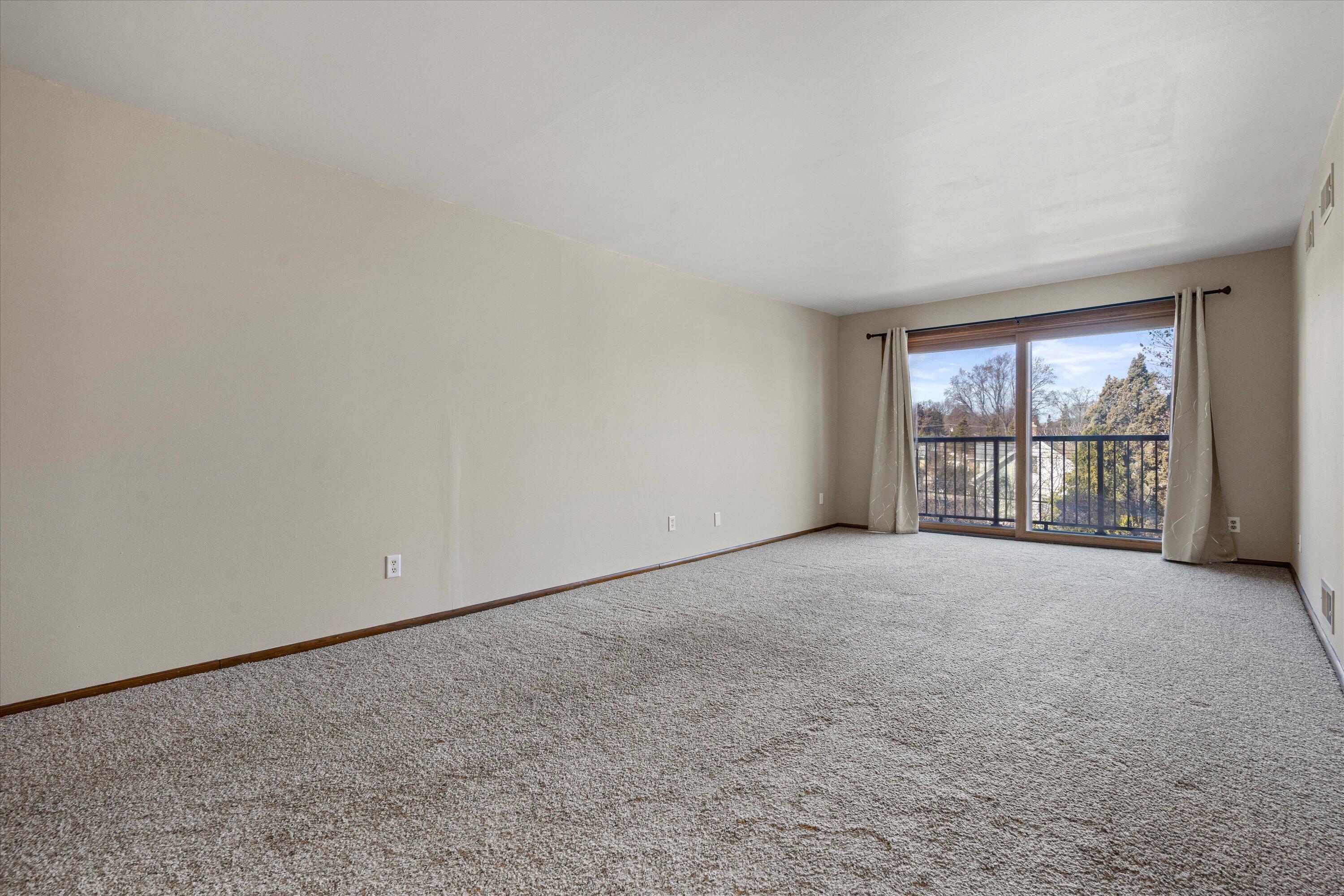 3239 South 58th Street, Unit 310 Milwaukee, WI 53219 - Photo 10 of 24 Family Room