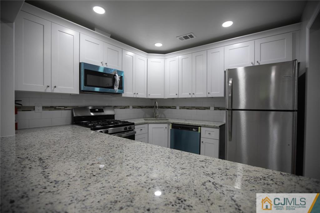 3207 Hana Road Edison, NJ 08817 - Photo 7 of 42