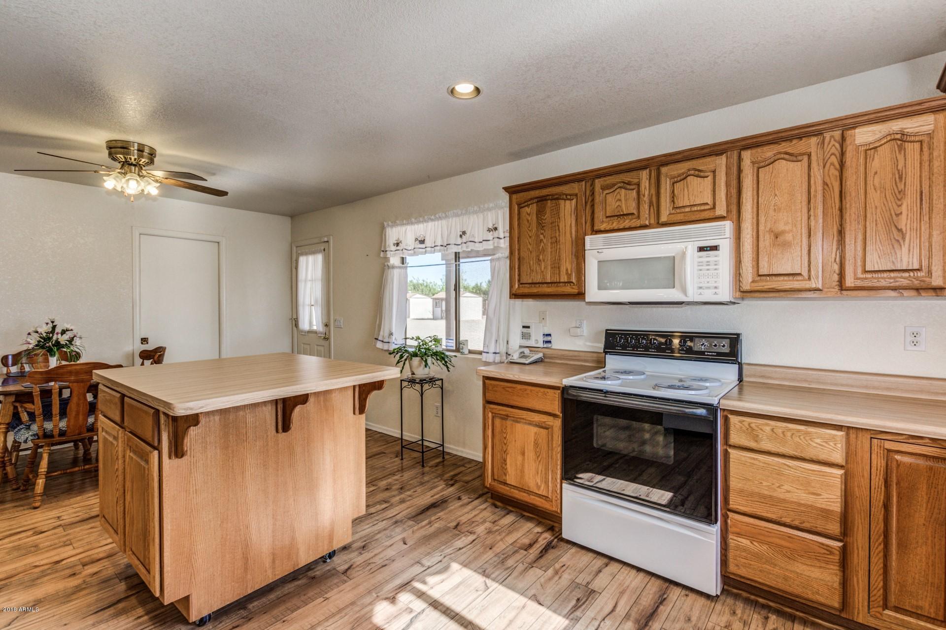 12545 West Varney Road El Mirage, AZ 85335 - Photo 10 of 25 kitchen