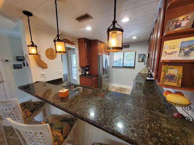 $279,999 | 1600 Northeast Dixie Highway, Unit 11202, Jensen Beach, FL 34957