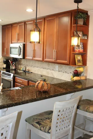 $279,999 | 1600 Northeast Dixie Highway, Unit 11202, Jensen Beach, FL 34957