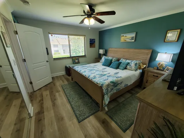 $279,999 | 1600 Northeast Dixie Highway, Unit 11202, Jensen Beach, FL 34957