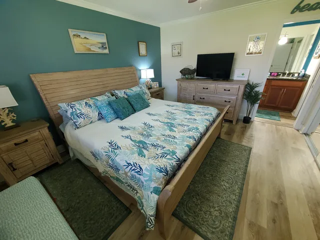 $279,999 | 1600 Northeast Dixie Highway, Unit 11202, Jensen Beach, FL 34957