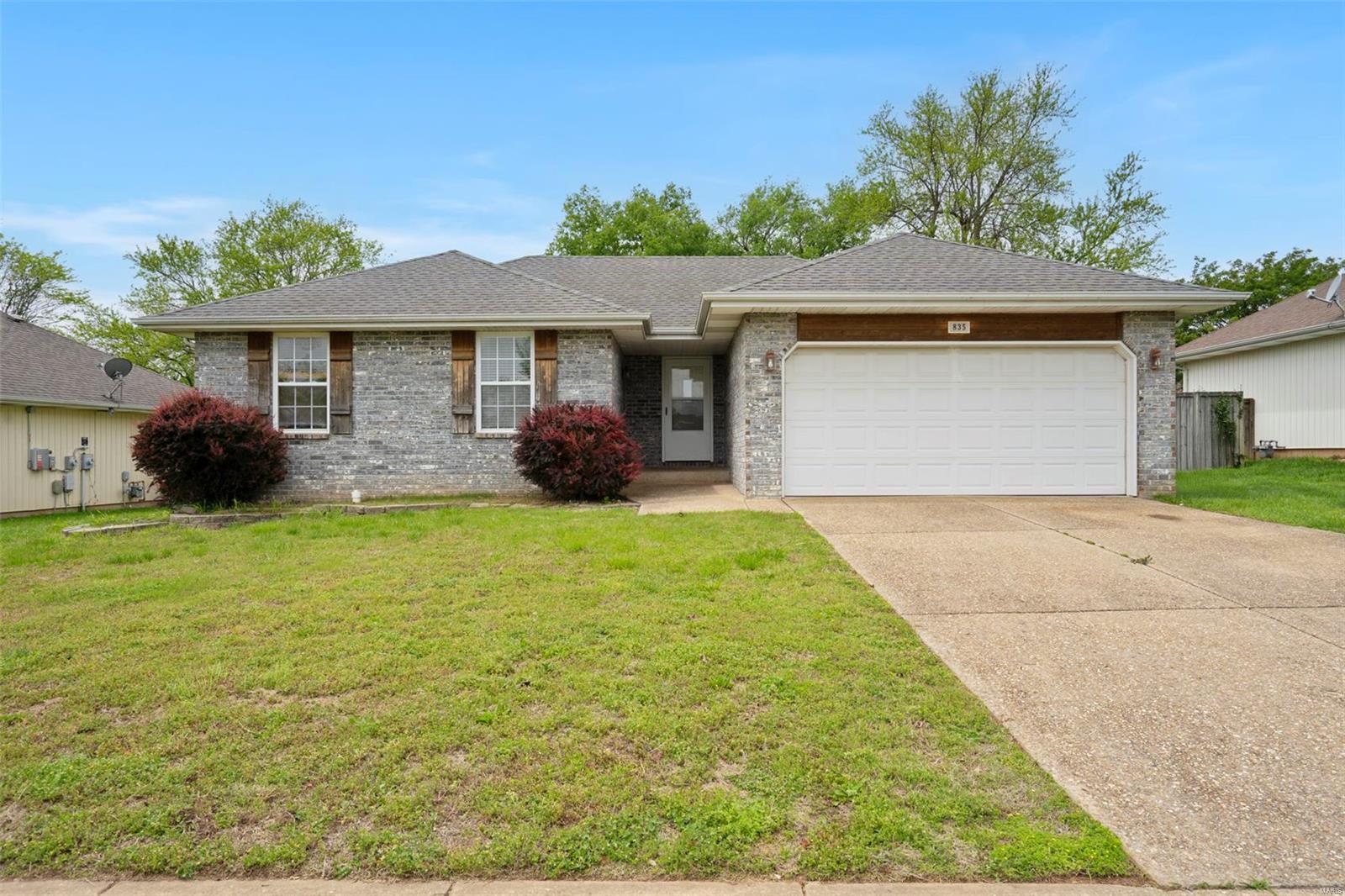 835 South Suburban Avenue Springfield, MO 65802 - Photo 1 of 24