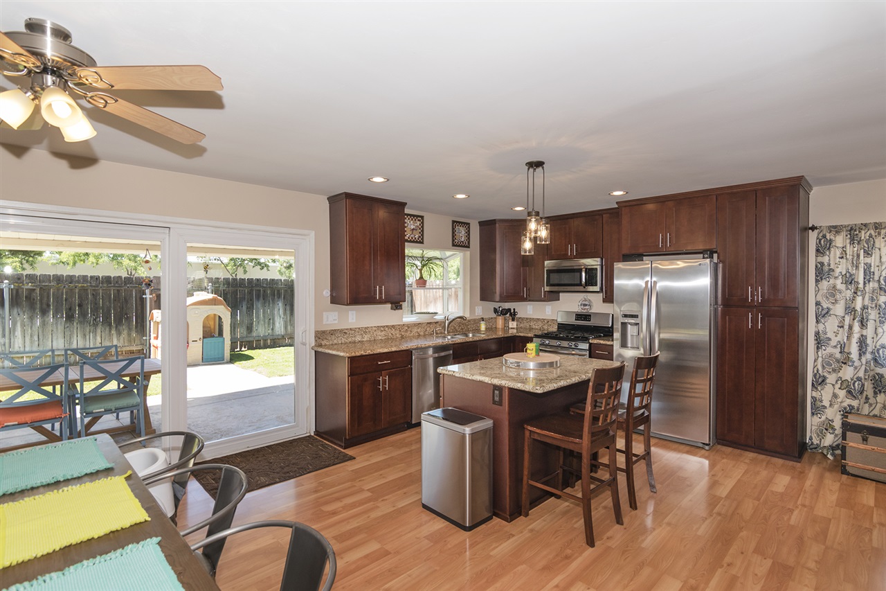 10847 Ramsgate Drive Santee, CA 92071 - Photo 3 of 25