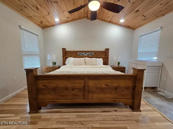 $365,000 | 806 Cooper Lake Road, Oneida, TN 37841