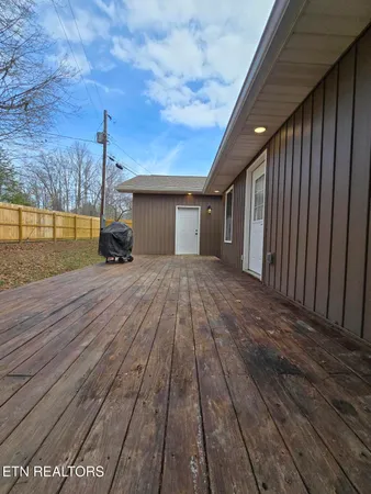 $365,000 | 806 Cooper Lake Road, Oneida, TN 37841