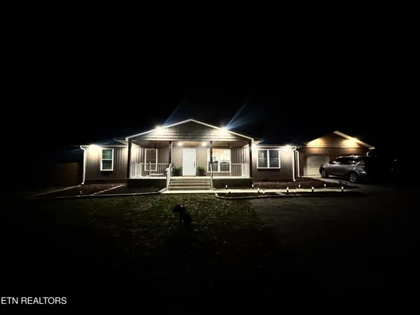 $365,000 | 806 Cooper Lake Road, Oneida, TN 37841