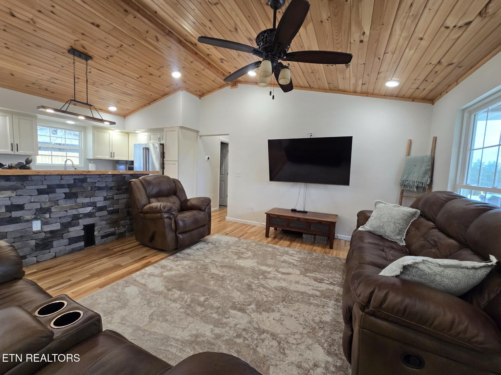 806 Cooper Lake Road Oneida, TN 37841 - Photo 6 of 46 20260304_105051