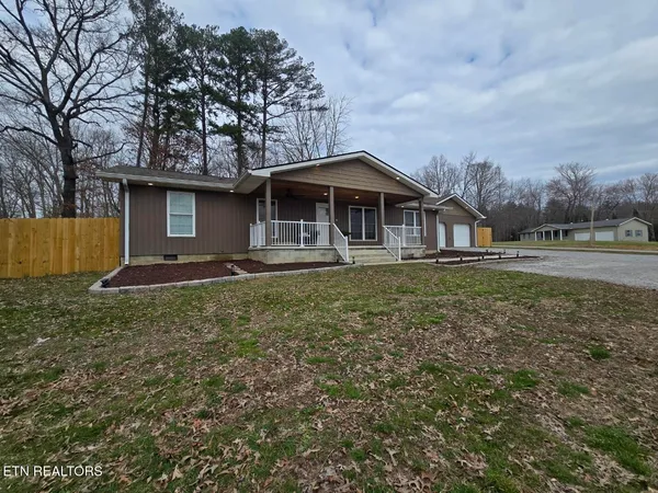 $365,000 | 806 Cooper Lake Road, Oneida, TN 37841
