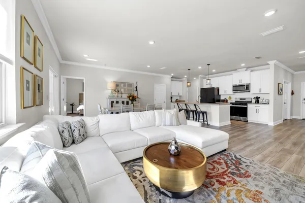 $463,370 | 221 Picnic Place, Freeport, FL 32439