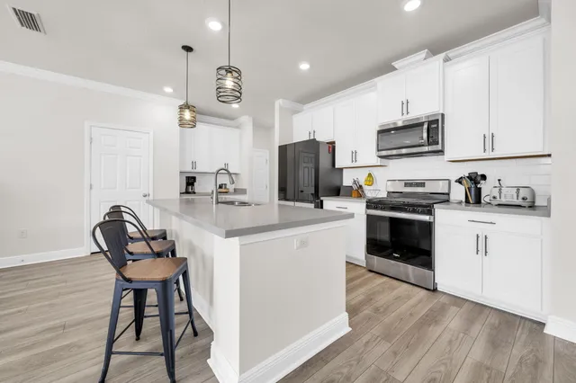 $499,000 | 221 Picnic Place, Freeport, FL 32439