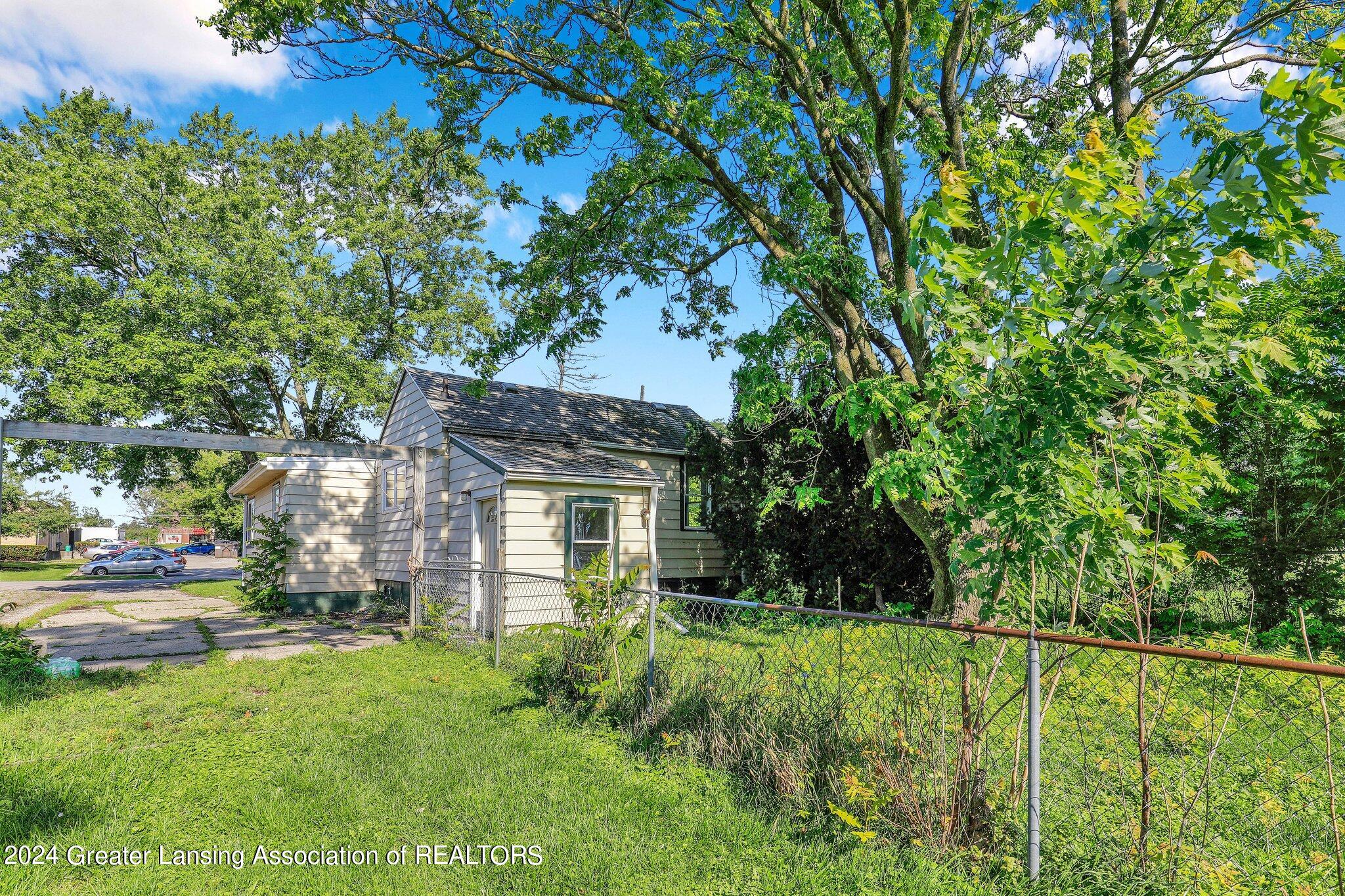 5682 Edson Street Haslett, MI 48840 - Photo 20 of 25 6-web-or-mls-Open Ended Media-6