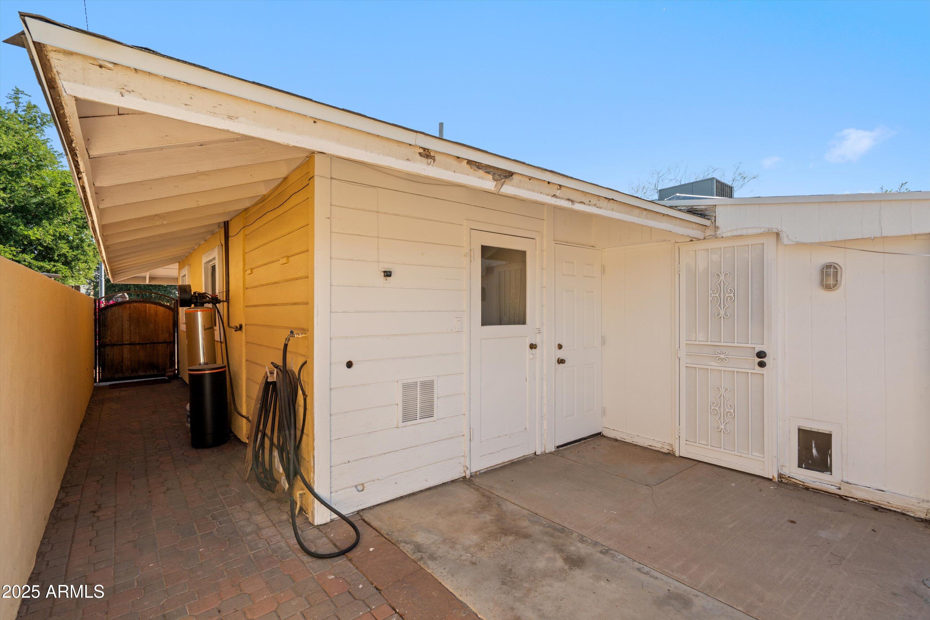 8216 North 9th Street Phoenix, AZ 85020 - Photo 19 of 39 a view of a house with backyard