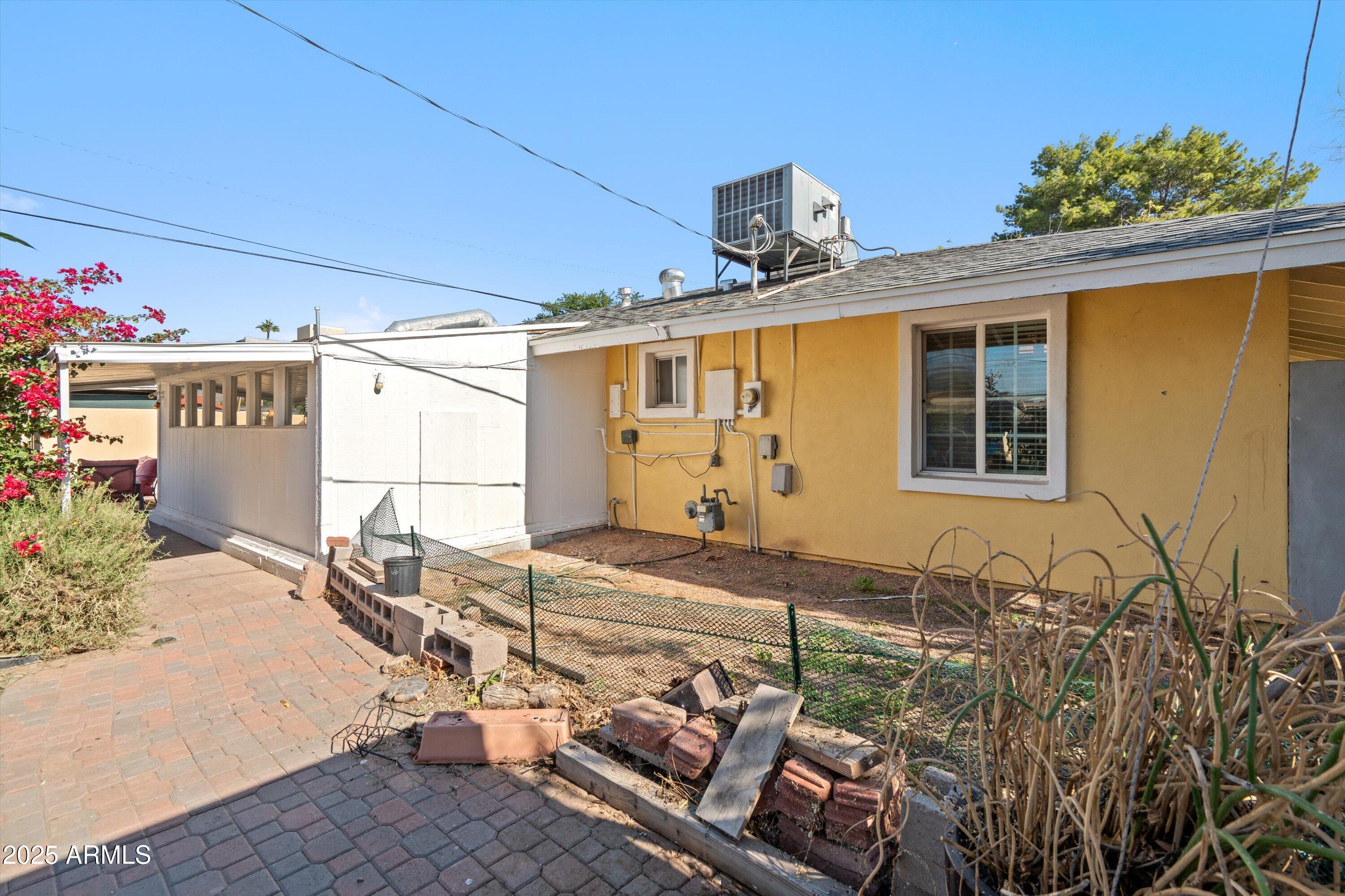 8216 North 9th Street Phoenix, AZ 85020 - Photo 31 of 39 a front view of a house with outdoor seating