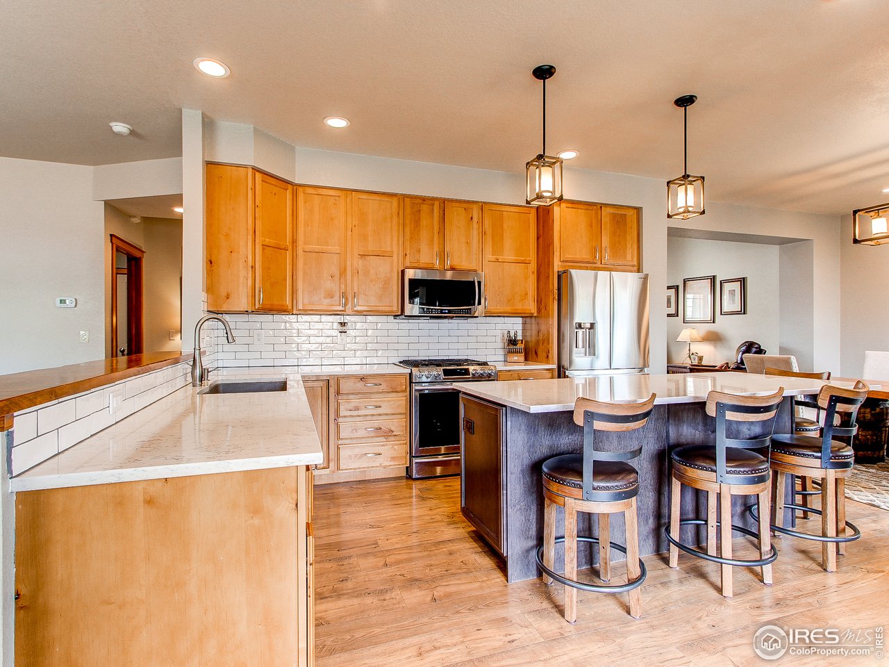 4215 Rolling Gate Road Fort Collins, CO 80526 - Photo 9 of 40 Quarts Counter Tops