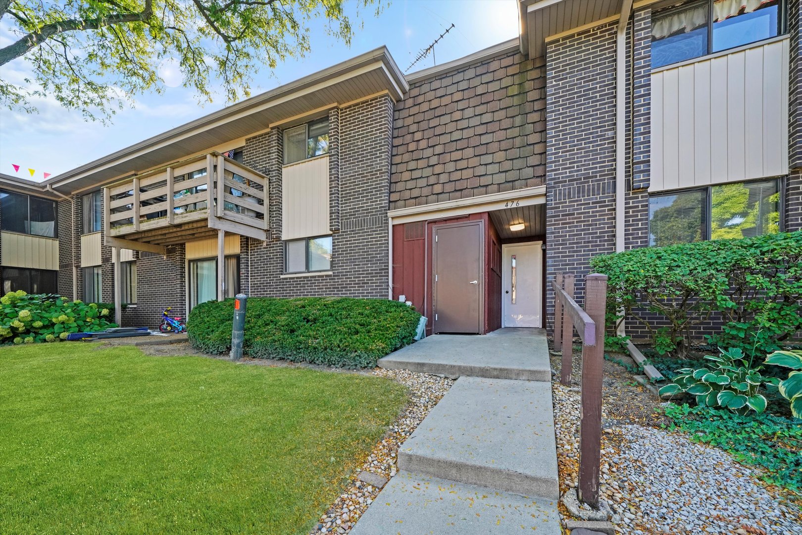 476 Raintree Court, Unit 1B Glen Ellyn, IL 60137 - Photo 16 of 28