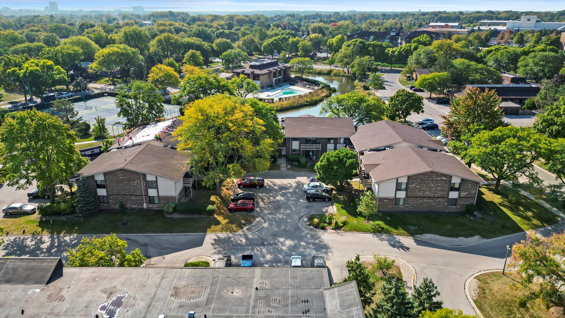 476 Raintree Court, Unit 1B Glen Ellyn, IL 60137 - Photo 23 of 28