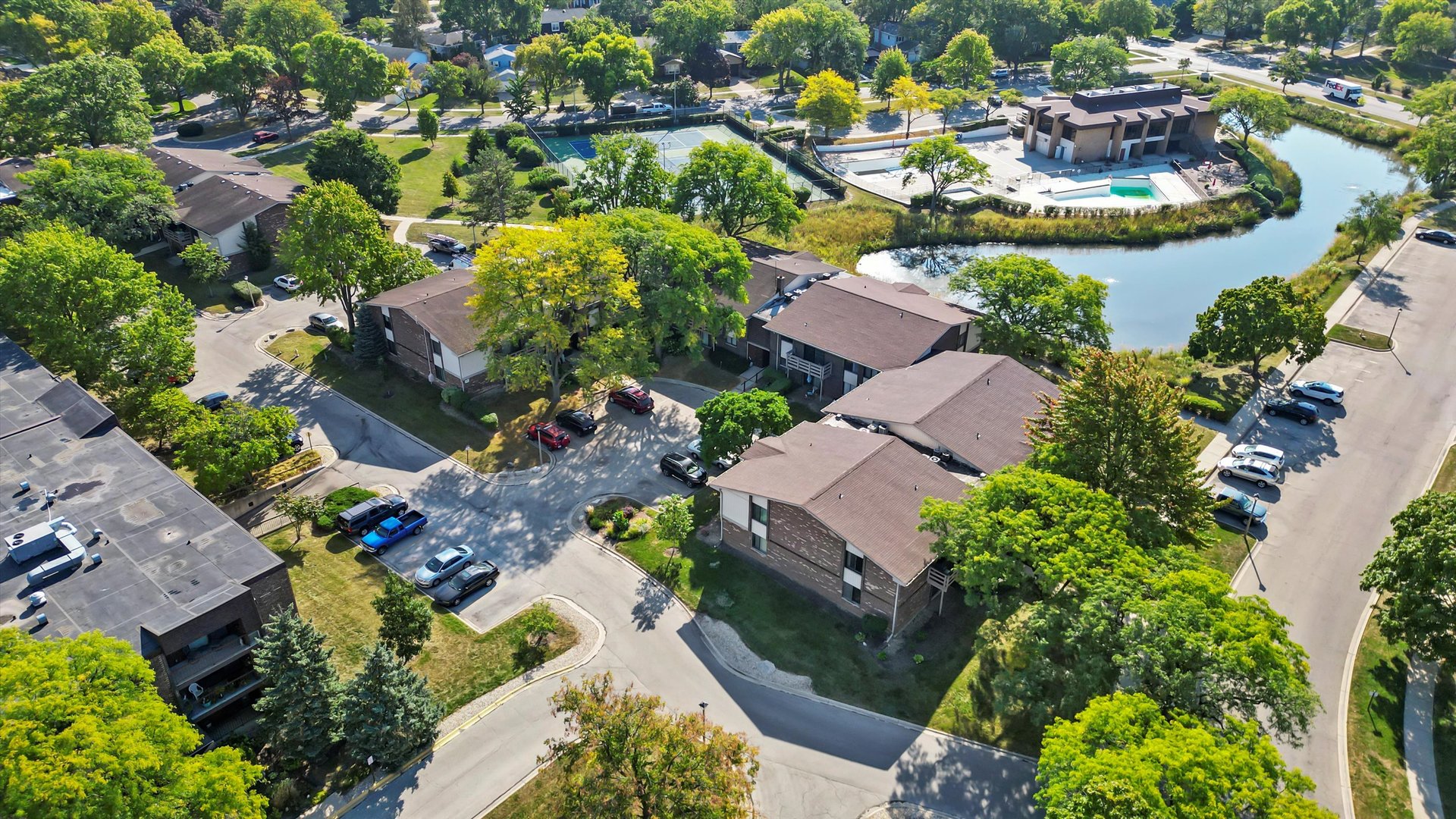 476 Raintree Court, Unit 1B Glen Ellyn, IL 60137 - Photo 24 of 28