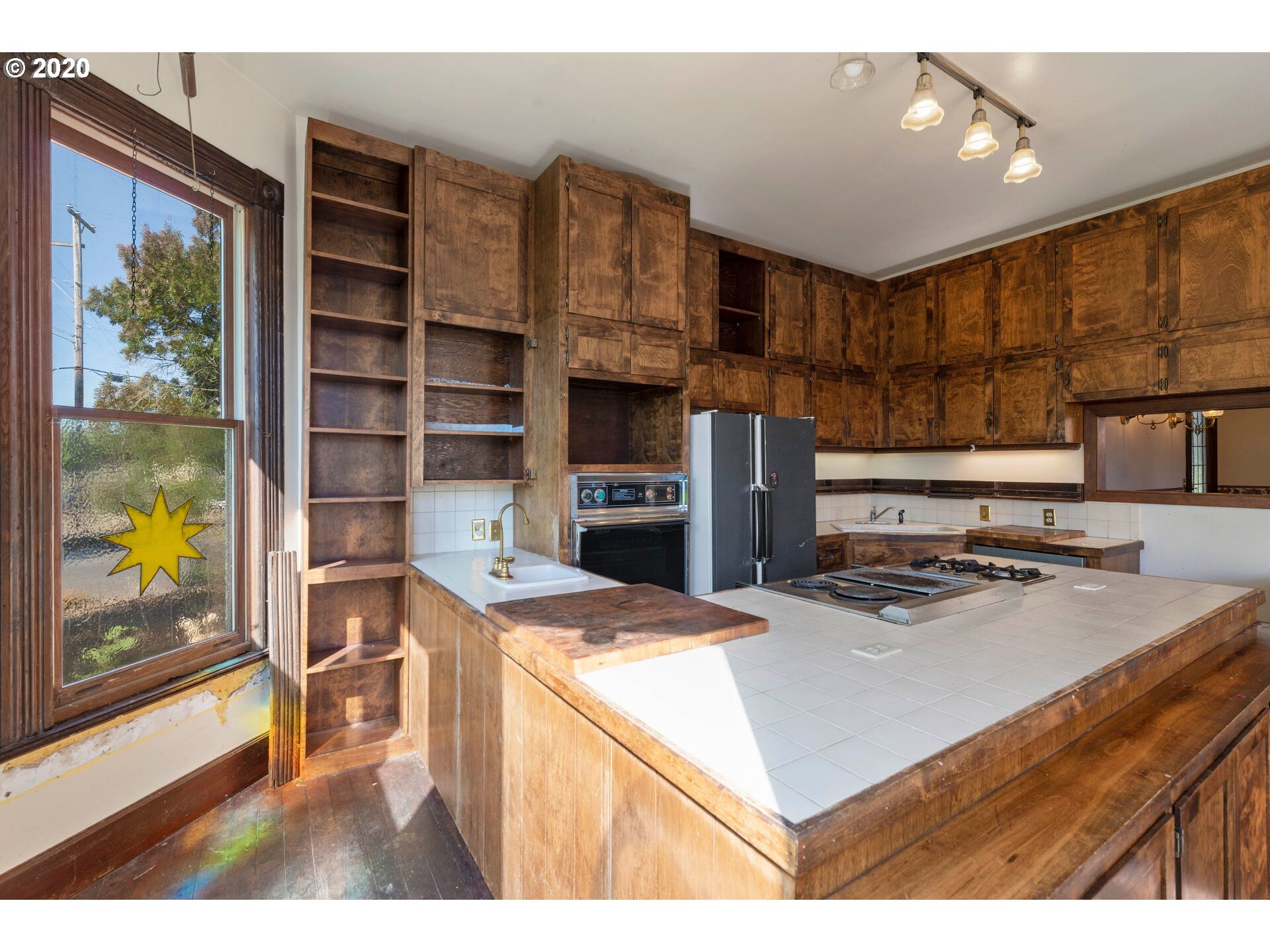829 Southwest Washington Street Albany, OR 97321 - Photo 12 of 28 Gallery Image 12