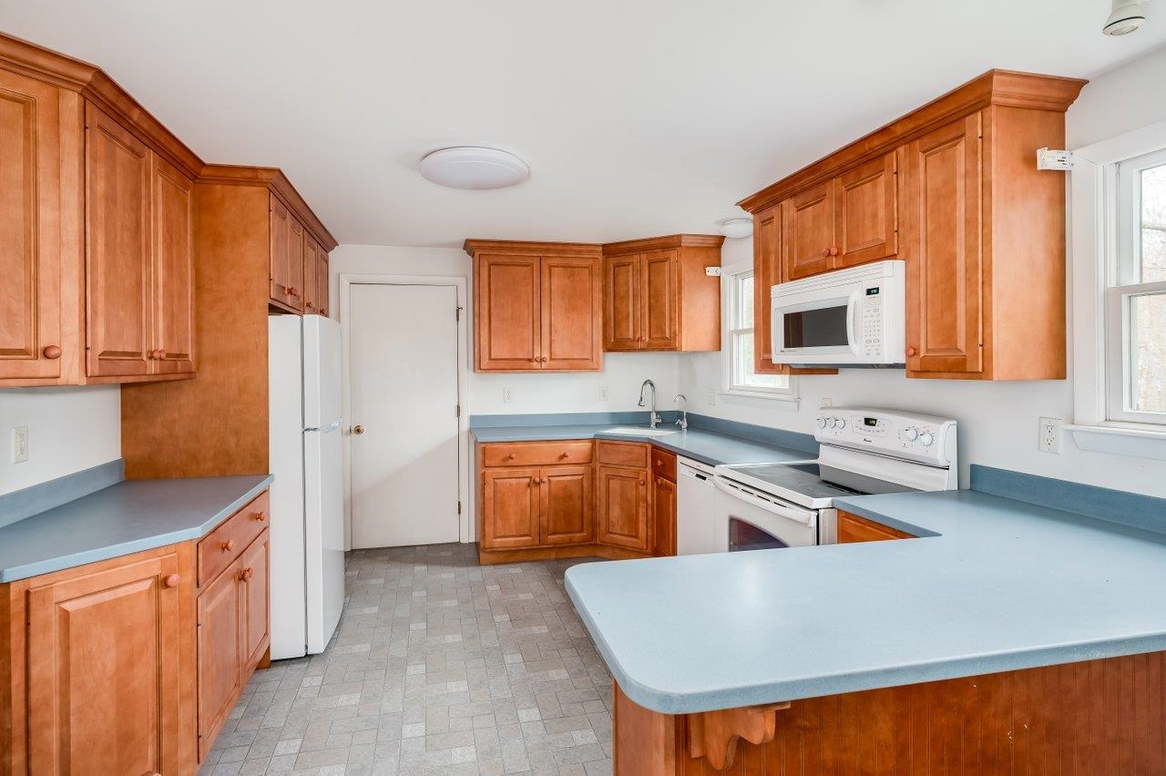 31 Faculty Road Durham, NH 03824 - Photo 6 of 32
