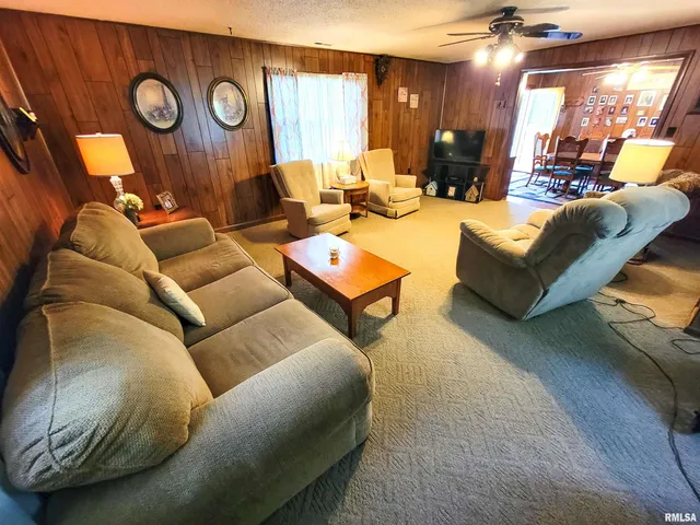 $64,500 | 113 Mead Street Southwest, Clay City, IL 62824