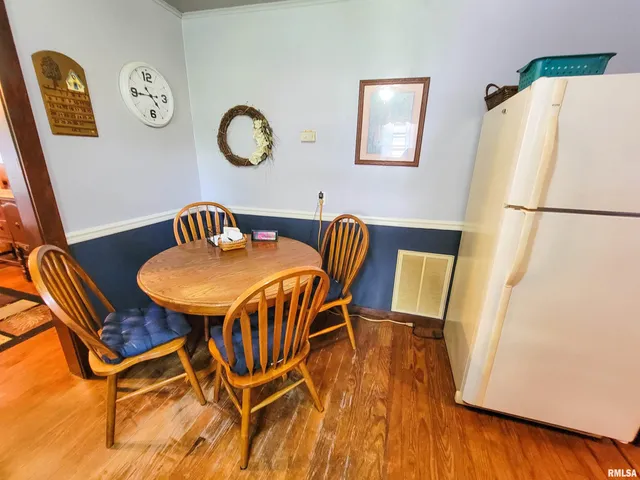 $64,500 | 113 Mead Street Southwest, Clay City, IL 62824