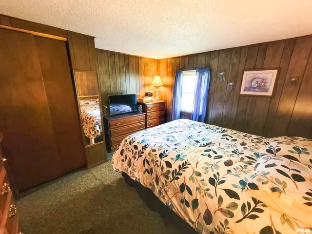 $64,500 | 113 Mead Street Southwest, Clay City, IL 62824