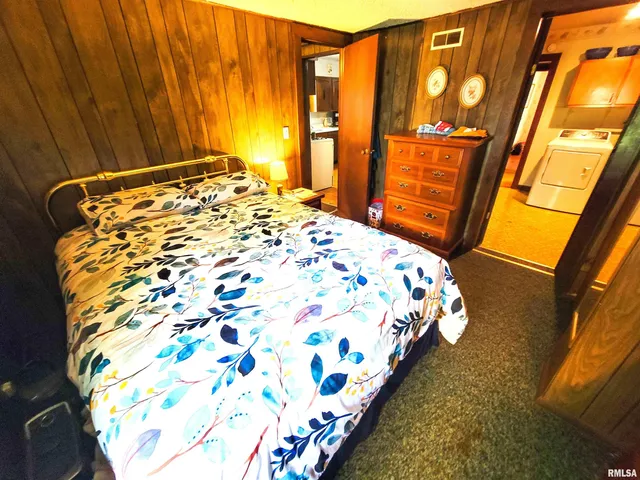 $64,500 | 113 Mead Street Southwest, Clay City, IL 62824