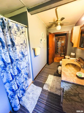 $64,500 | 113 Mead Street Southwest, Clay City, IL 62824