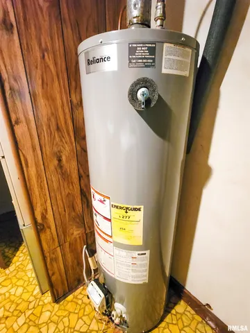 $64,500 | 113 Mead Street Southwest, Clay City, IL 62824