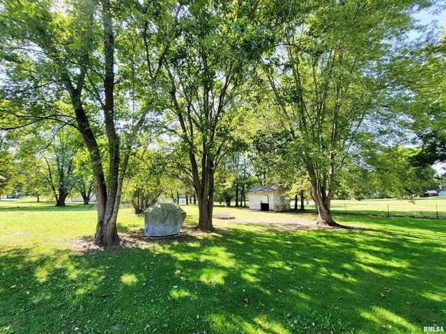 $64,500 | 113 Mead Street Southwest, Clay City, IL 62824