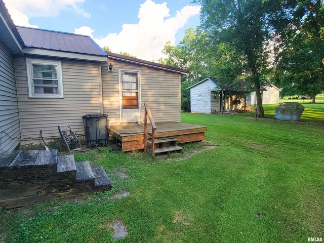 $64,500 | 113 Mead Street Southwest, Clay City, IL 62824