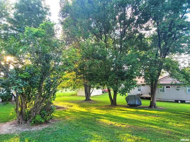 $64,500 | 113 Mead Street Southwest, Clay City, IL 62824