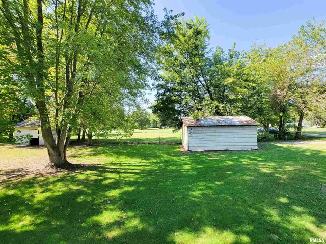 $64,500 | 113 Mead Street Southwest, Clay City, IL 62824