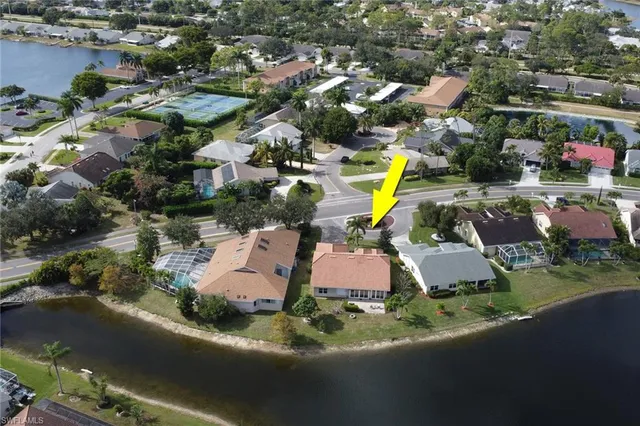 $598,000 | 2174 East Crown Pointe Boulevard, Naples, FL 34112