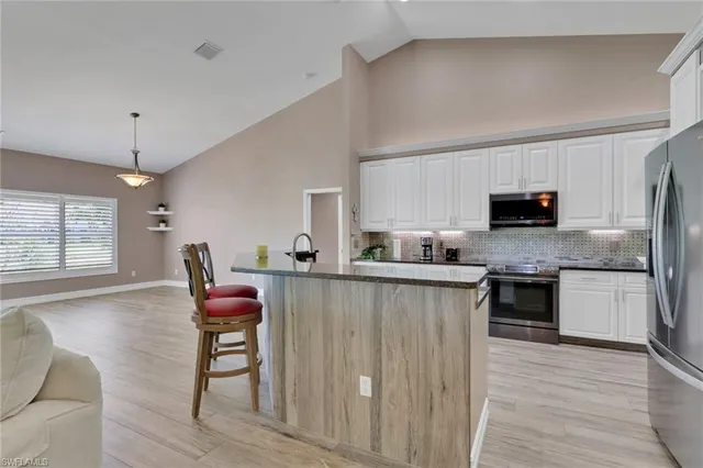 $598,000 | 2174 East Crown Pointe Boulevard, Naples, FL 34112