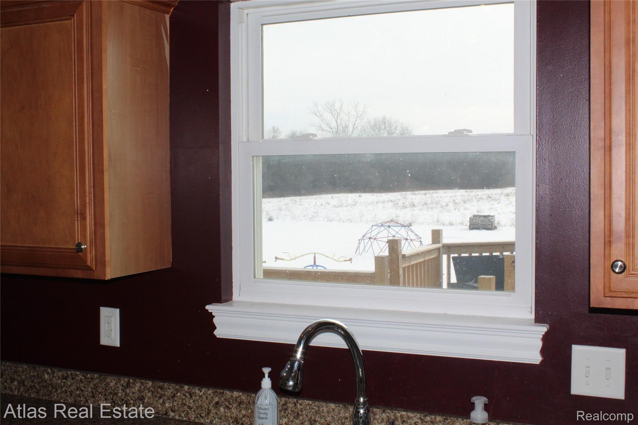 5430 East Carpenter Road Flint, MI 48506 - Photo 9 of 37 IMG_0295.JPG