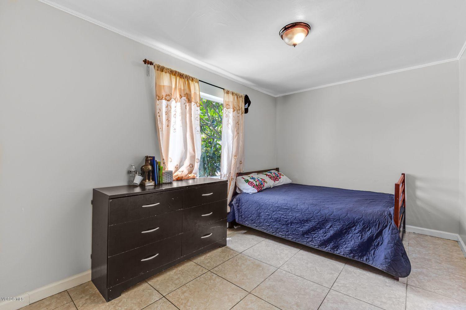 820 Wright Road Oxnard, CA 93036 - Photo 13 of 20 013_820-wright-rd-oxnard-ca-usa-002